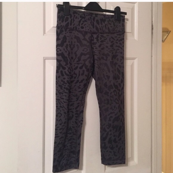 lululemon athletica Pants - wunder under Lululemon crop